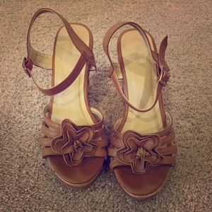 Brown wedges with flower